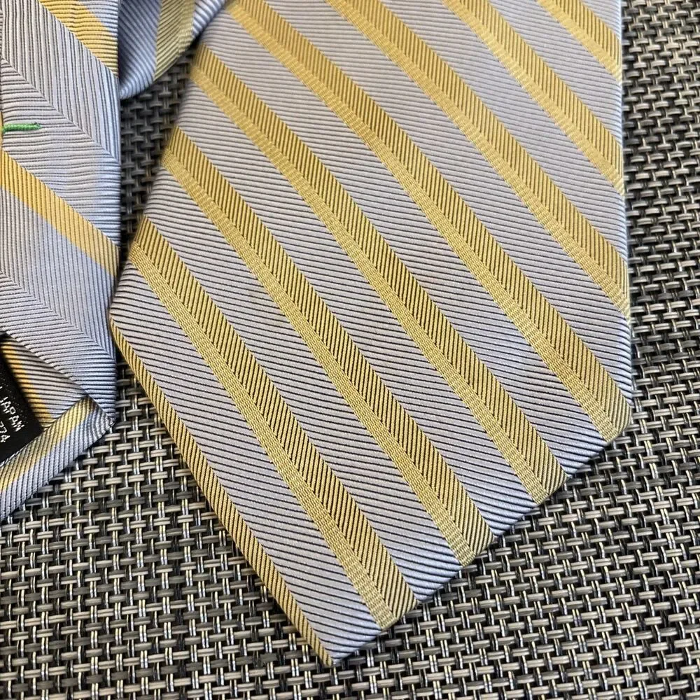 Jhane Barnes 100% Silk Necktie Tie Geometric Gray Gold Made in Japan